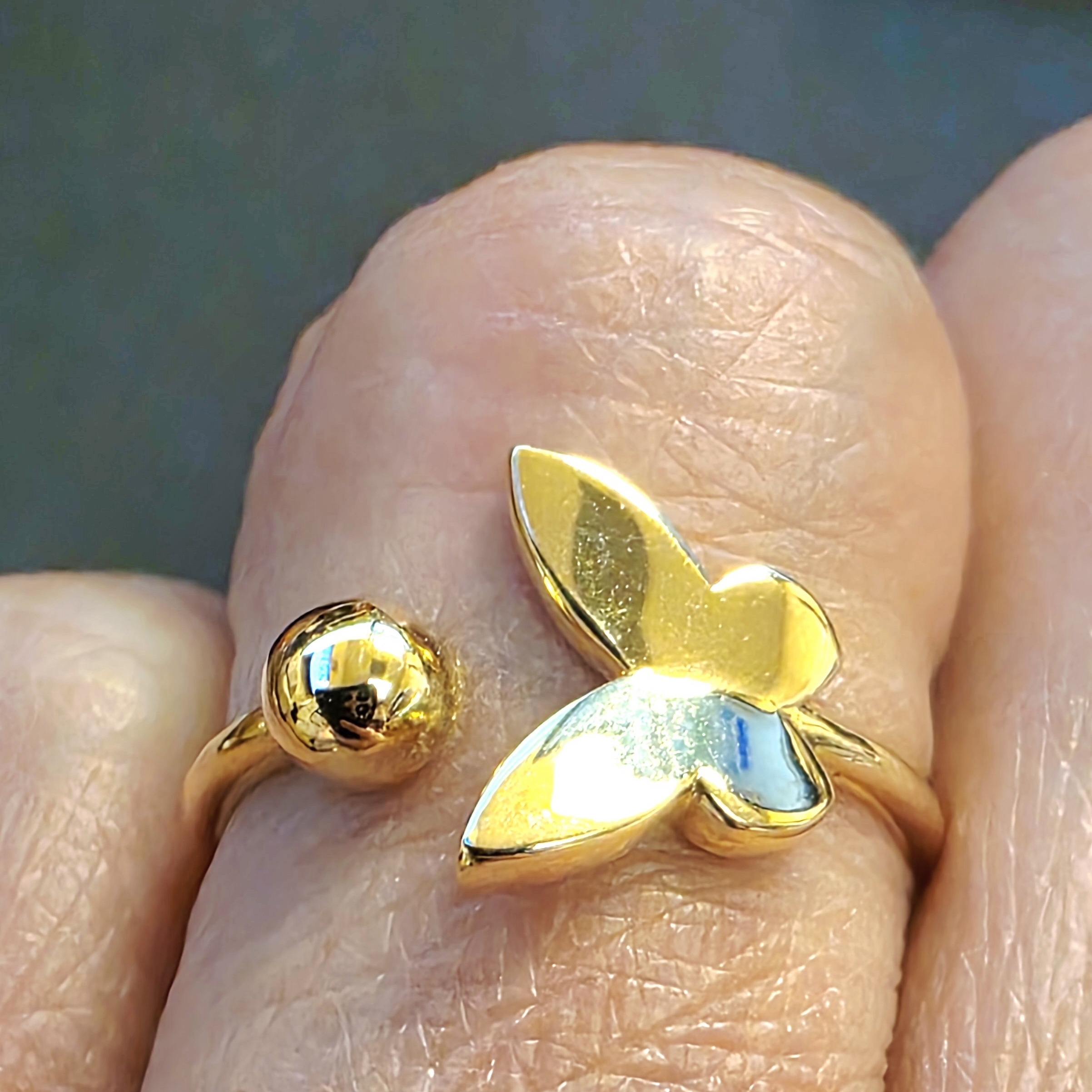 18k Gold Butterfly Ball Ring- Size 7